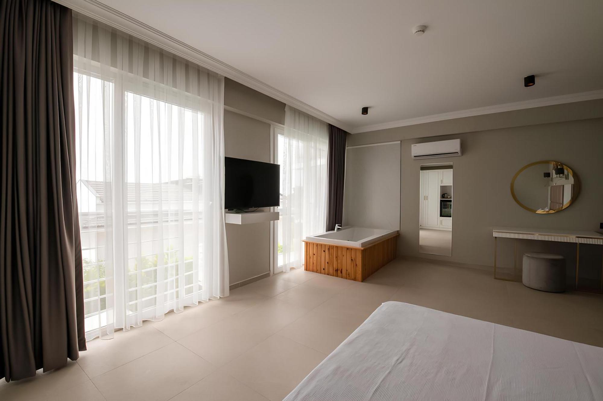 Отель Ramada By Wyndham Fethiye Oludeniz Adult Only Экстерьер фото