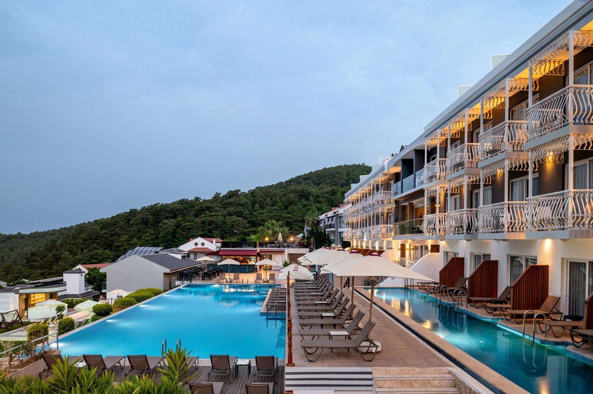 Отель Ramada By Wyndham Fethiye Oludeniz Adult Only Экстерьер фото